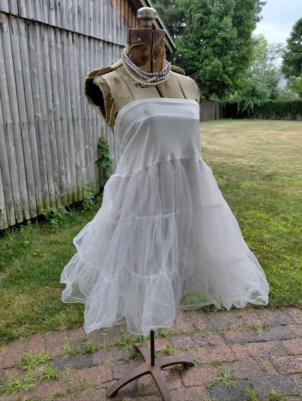 Grace Karin white mesh volumonous ruffle petticoat skirt layer M